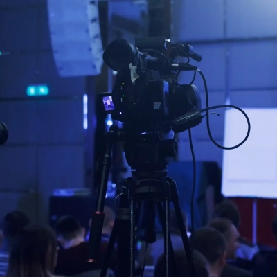 Conference-hall-with-cameras-628290-edited-1