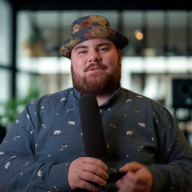 WEBP_BLOG_Everything-for-videos-that-make-money-on-the-network_Cover_Employee-that-does-content